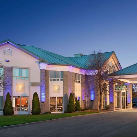 Days Inn By Wyndham Монманьи Экстерьер фото